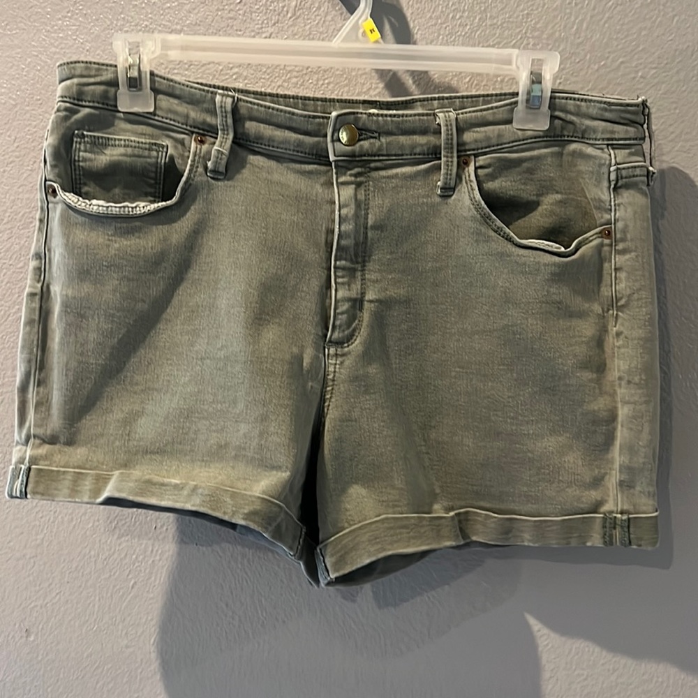 Universal Threads Green Shorts